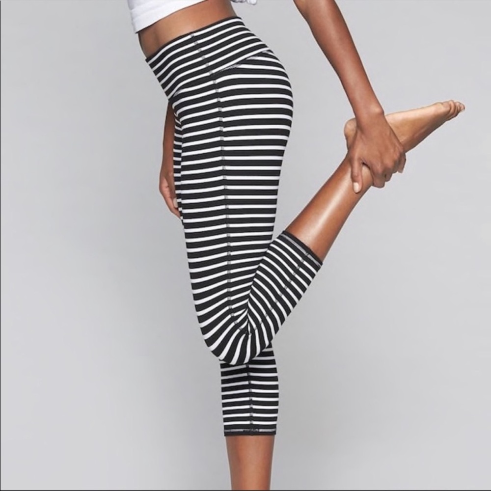 Athleta Capri Leggings (B&W Stripes)